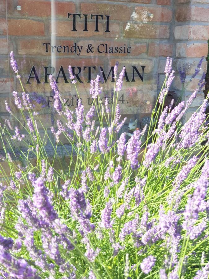 Titi Classic & Trendy Apartman Bük Eksteriør bilde